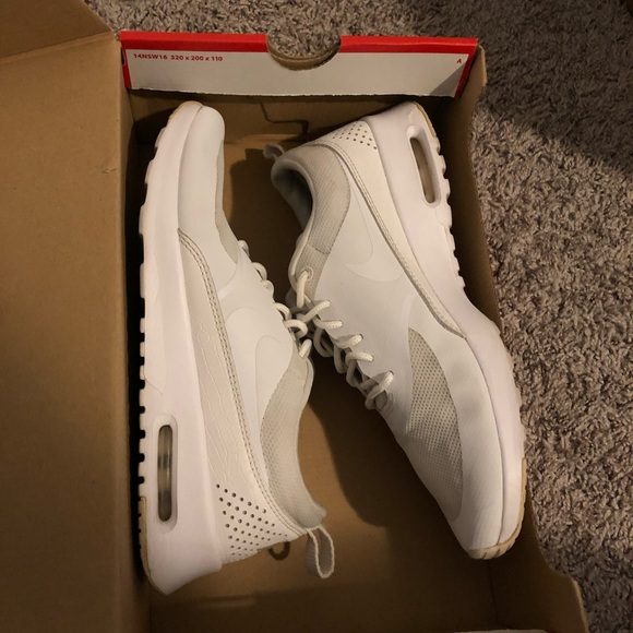 Nike Women’s White Air Max Sneakers - Picture 1 of 5